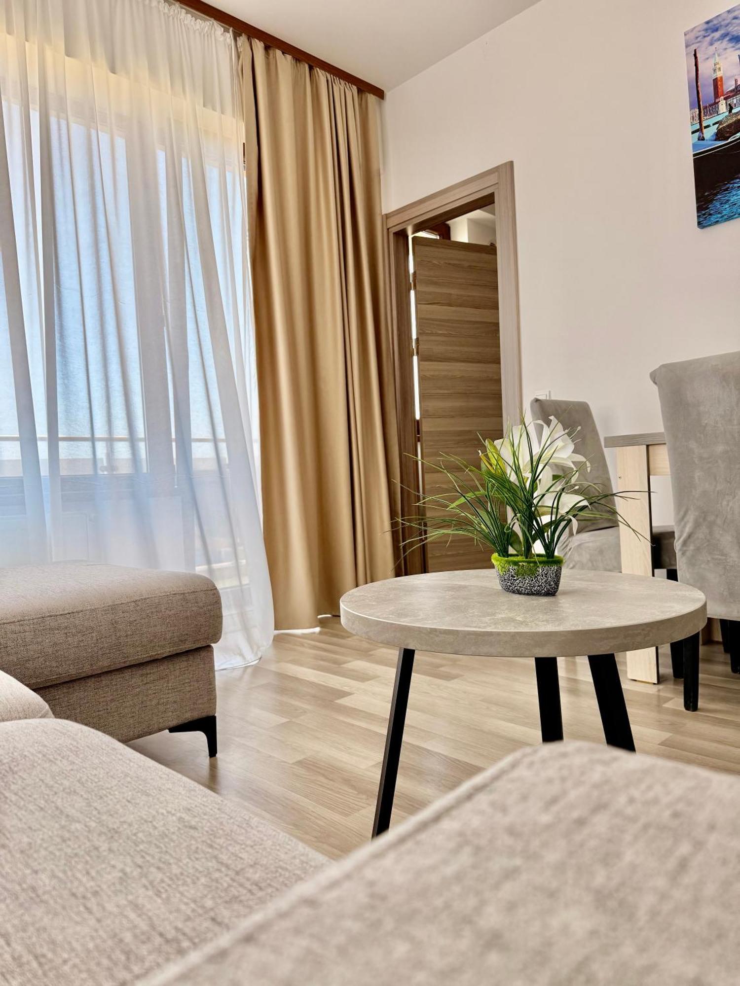 Aqua Vista Nuba - Vedere Top La Mare Si Lac - Apartament 2 Camere Summerland - Mamaia ママイア エクステリア 写真